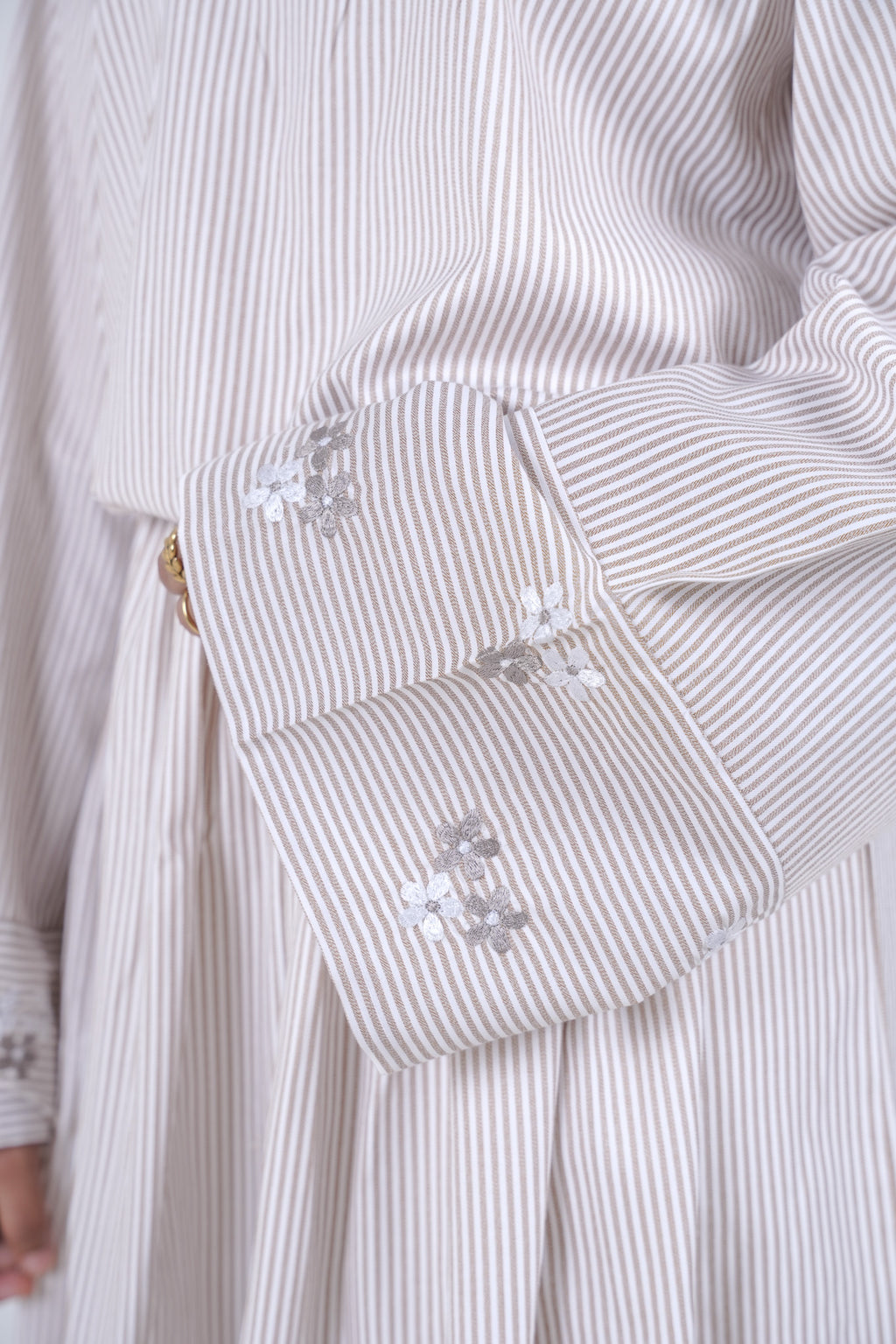 Bloom Embroidery Gown - Brown