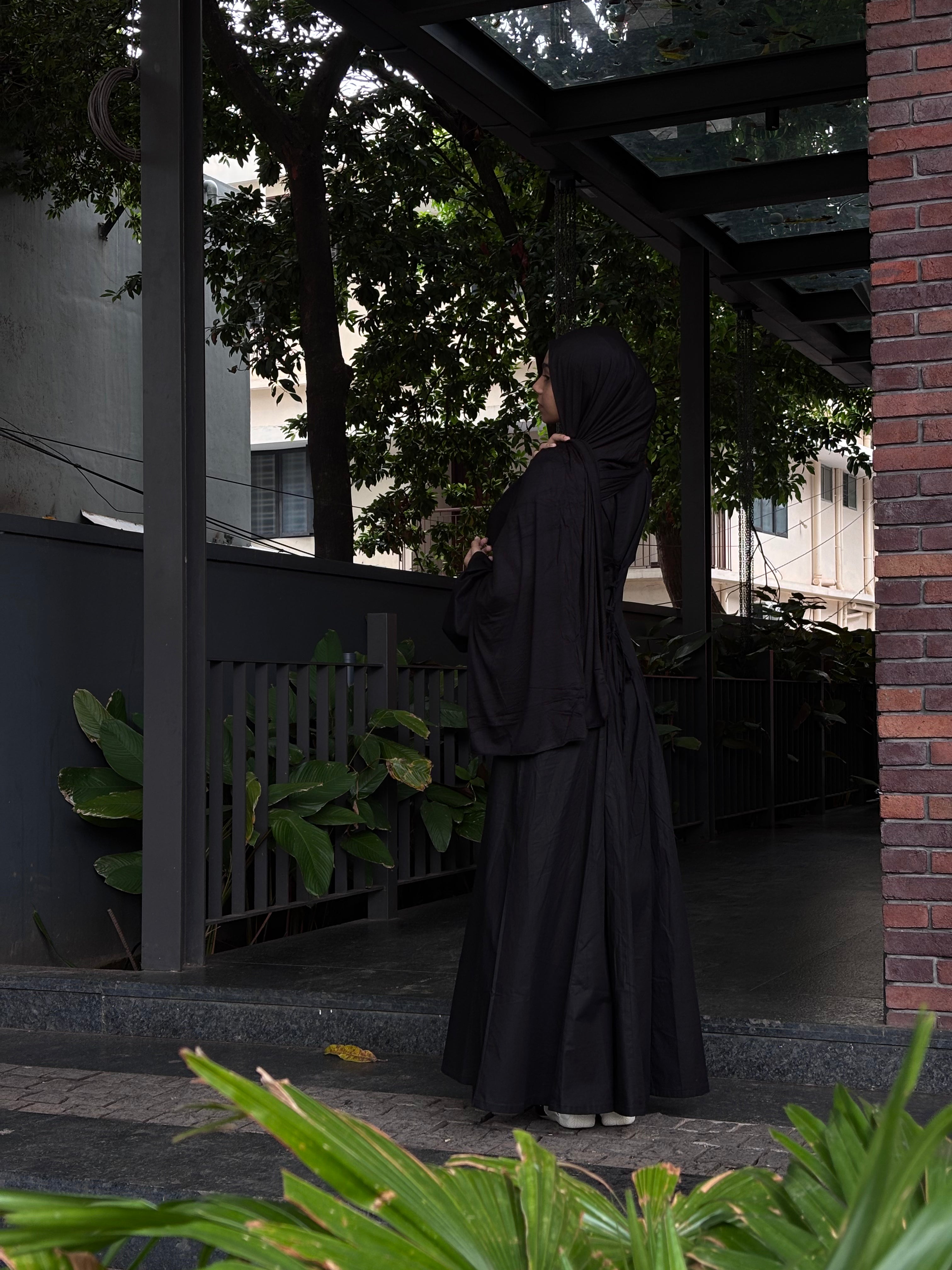 Modest Linen Corset - Black.
